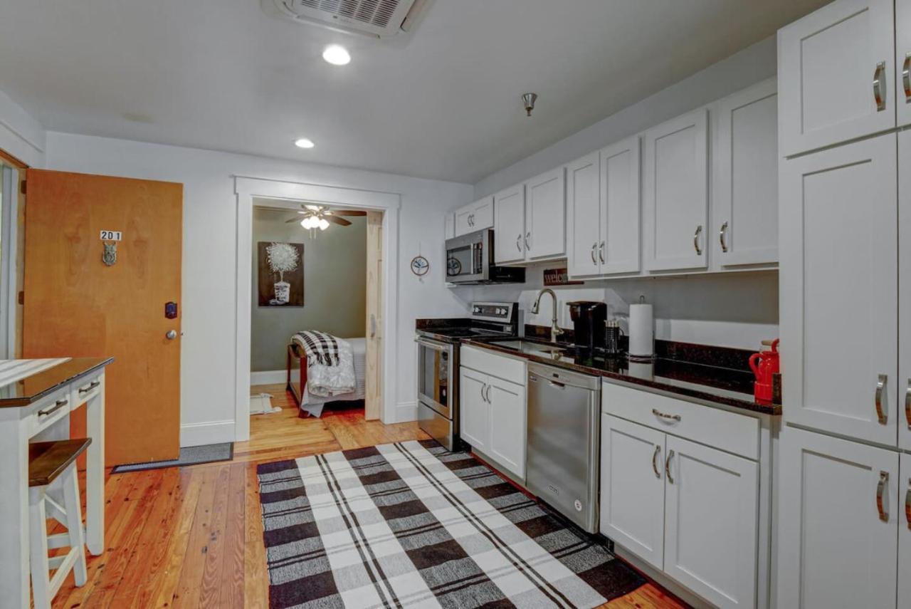 Historic Downtown Wilmington Condo Free Parking Екстериор снимка